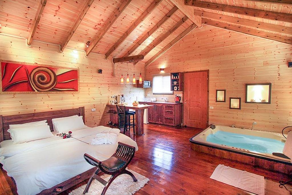Between Sunrise And Sunset Suites Ya'ara Bagian luar foto